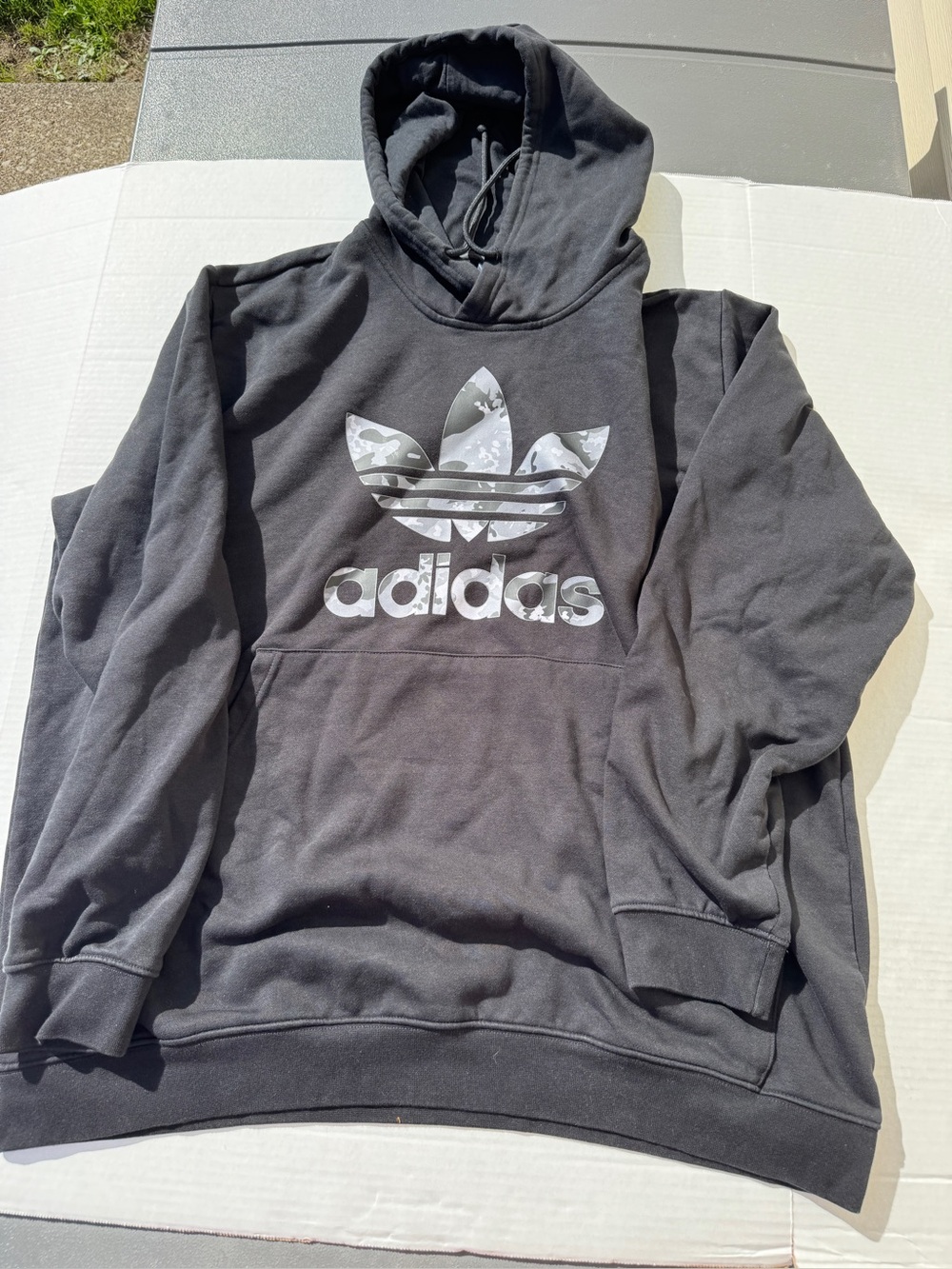 Adidas 2XL hoodie. Black. Pre-owned condition.